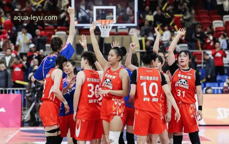 四川女篮总决赛首战创纪录大胜：三外援体系与战术执行的深度解析